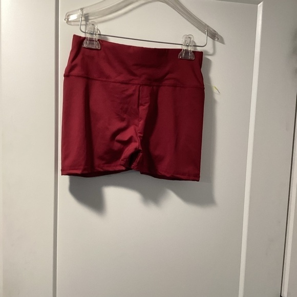 NWOT Red Shorts Size M - Picture 1 of 4